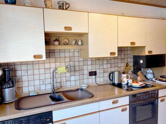 funktionale Einbauküche inklusive