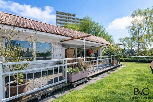 Wunderschöne Dachterrasse mit viel Platz zum Grillen und Sonnen