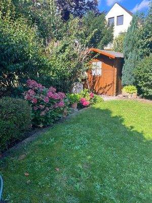 Garten mit Gartenhäuschen