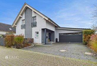 Eingangsbereich mit Garage