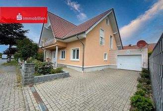 Hofansicht / Strasssenansicht