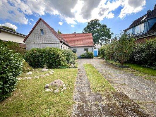 Grundstücksansicht vorn 