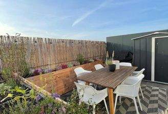 Terasse Hochbeet und Esstisch