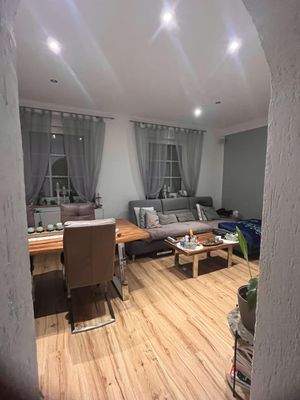 Wohnzimmer mit Essbereich