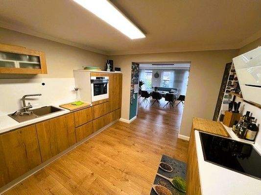 EG Moderne Einbauküche 