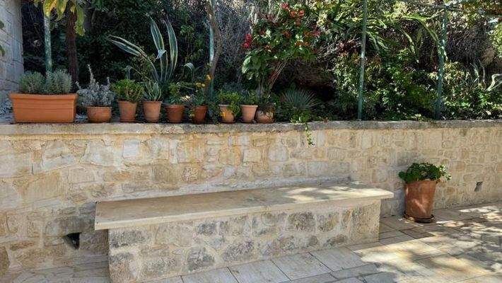 Kreta, Kournas: Malerisches Steinhaus mit bezauberndem See- und Meerblick zu verkaufen