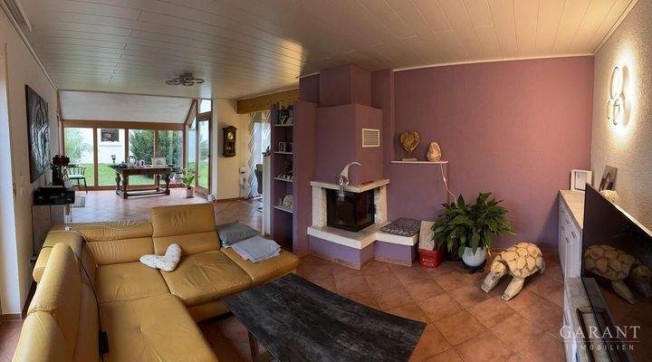 Wohnbereich mit Kamin