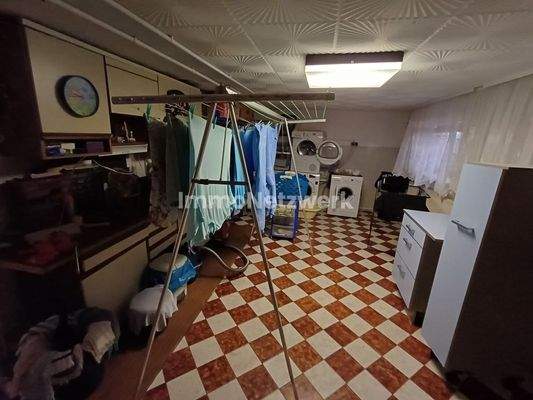 6. Waschküche im Keller