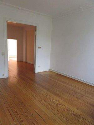 Wohnzimmer mit Blick zum Flur