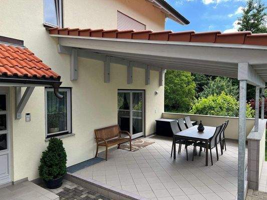 überdachte Terrasse HW EG