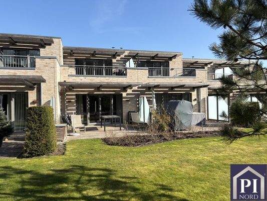 Ansicht vom Garten auf das Haus