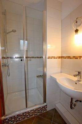 modernisiertes Duschbad