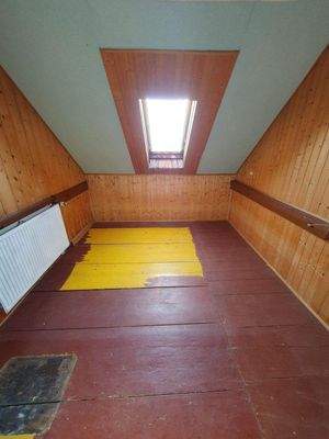 Dachgeschoss - Zimmer 2.jpg