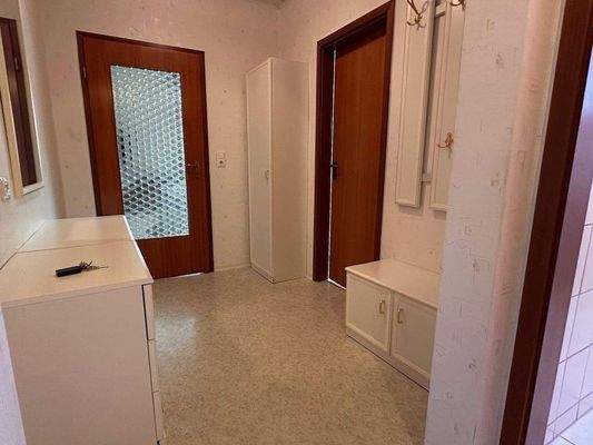 Flur Wohnung EG links