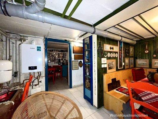 Keller mit Heizung und Hobbyräumen