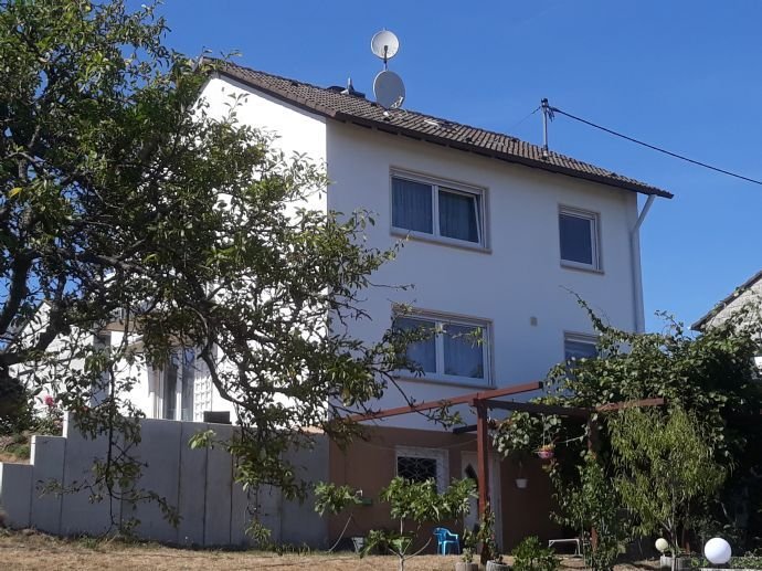 Wiebelskirchen: freistehendes EFH mit gr. Garten, 2 Terrassen, Balkon u. Garage in ruhiger Lage