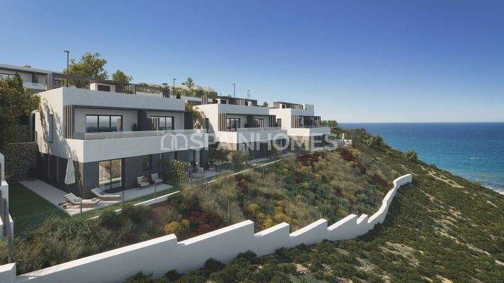 3-Bedroom Houses with Sea View and Garden in Vélez-Málaga