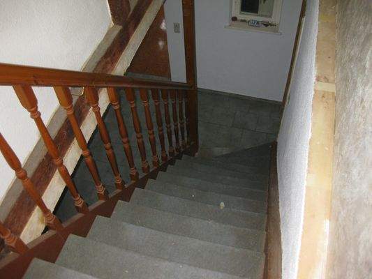 alte Holztreppe zum DG  