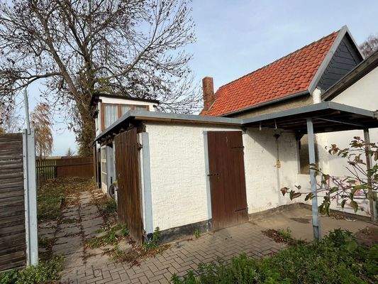 Nebengelass gehört dazu, vielleicht für die eigenen Hühner