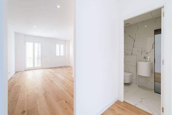 Schlafzimmer und Badezimmer