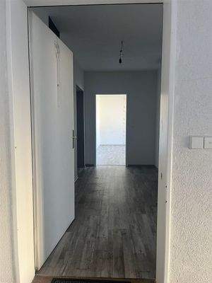 Eingangstür und Flur