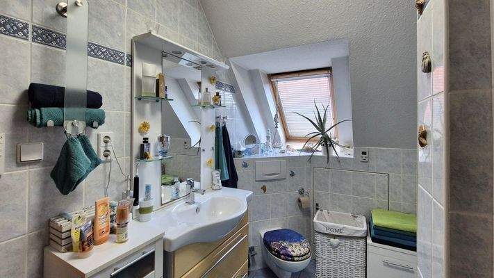 Mit Dachflächenfenster