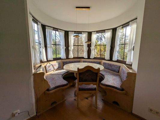 Esserker mit gemütlicher Sitzecke