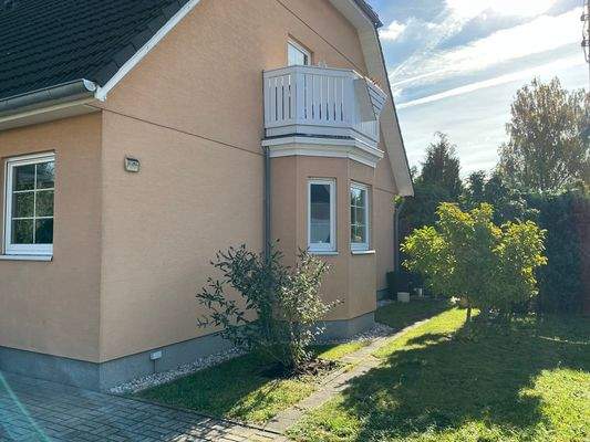 Mit Erker und Balkon