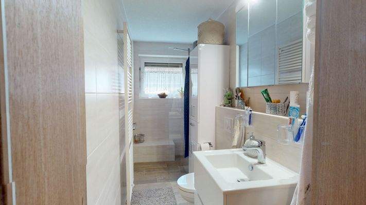 Badezimmer EG  Haupthaus