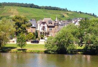 Blick von der Mosel aus