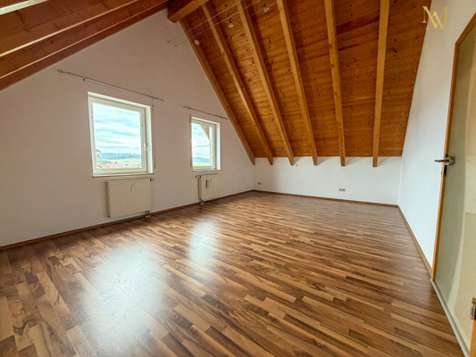 ...mit großzügigen Fensterflächen