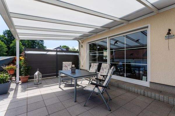überdachte Terrasse