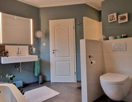 Badezimmer 2 en suite.jpg