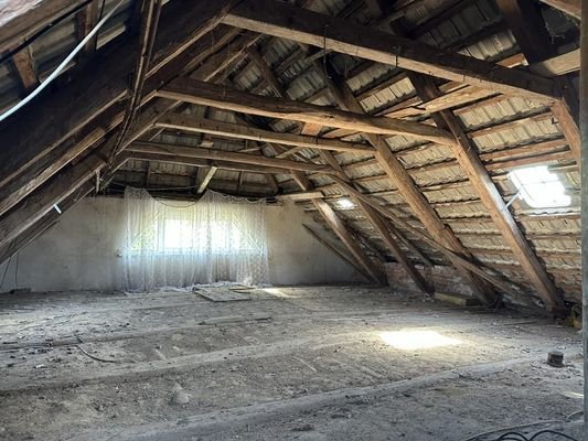 ca. 60 m² Ausbaureserve im Dachgeschoss