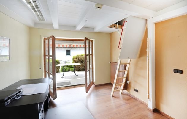 Einliegerwohnung WZ Zugang Speicher 
