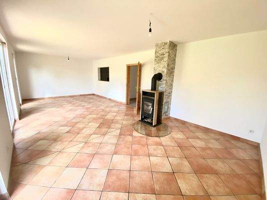 Wohnzimmer mit Kamin