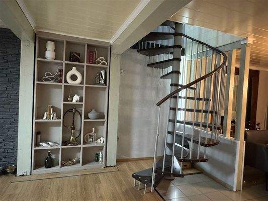 EG_Wendeltreppe zum OG