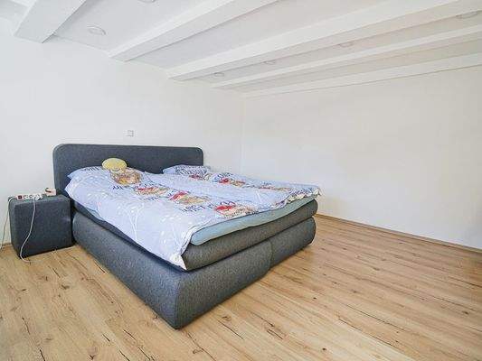 ...Elternschlafzimmer