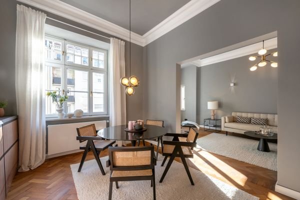 Mit Stil und Eleganz: 4-Zimmer-Wohnung mit Altbau-Charme