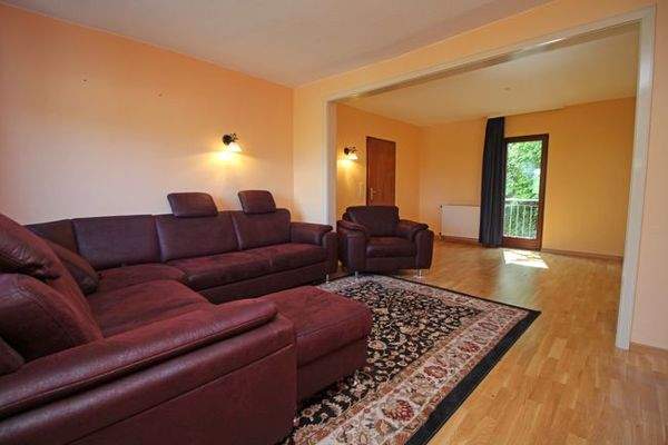 14_Wohn- und Esszimmer_rechtes Haus