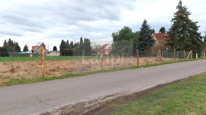 Grundstücksansicht 05 - Blick von der Straße