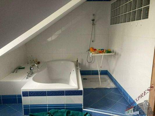 8af08242-e546-420c-a39d-2d8cad070401