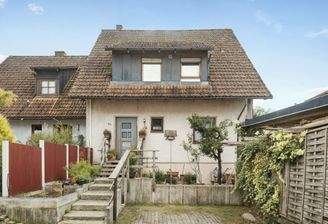 Aussenansicht + Stellplatz -