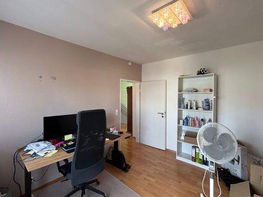 H 548 OG Zweites Schlaf- bzw. Arbeitszimmer.jpg