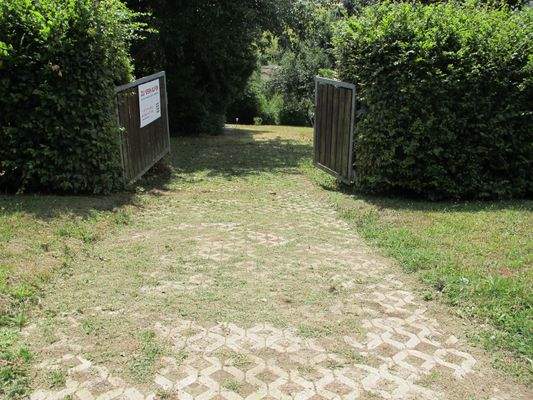 Zufahrt zum Grundstück.JPG