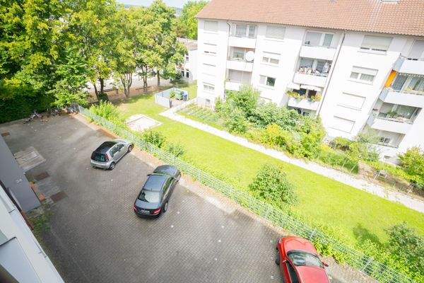 Parken direkt vor dem Haus.jpg