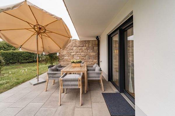 Garten mit Terasse.jpg