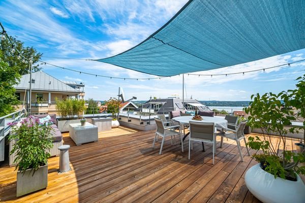 Dachterrasse mit Seeblick