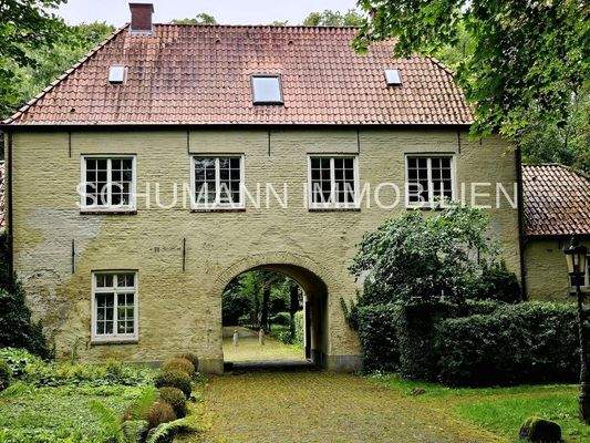 Torhaus mit Wohnung und Büro