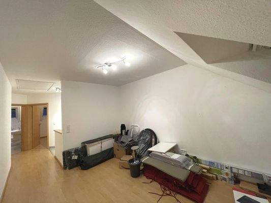 Büro Dachgeschoss Einliegerwohnung